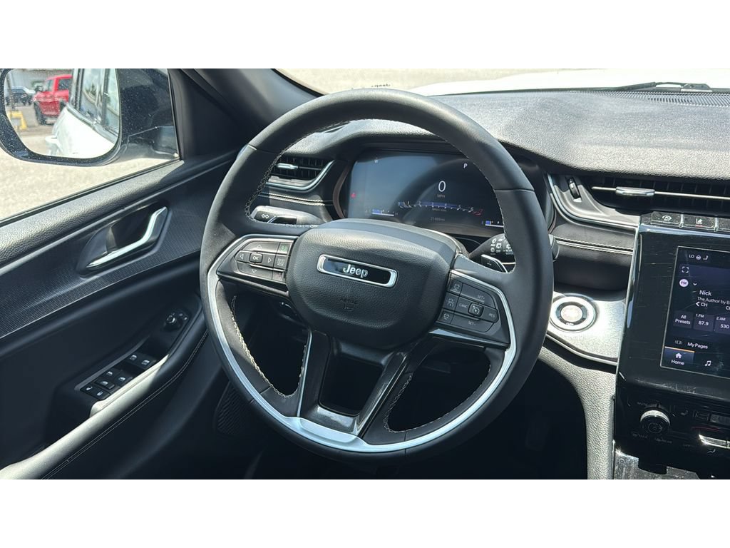 Used 2023 Jeep Grand Cherokee Altitude AWD/4WD image 20