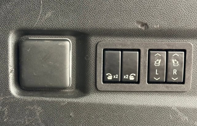 Used 2023 Chevrolet Tahoe Premier w/ Premium Package 2 AWD/4WD image 25
