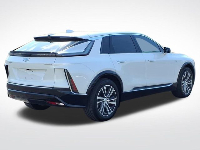 Certified 2024 Cadillac Lyriq Luxury w/ LPO, Floor Liner Package image 6