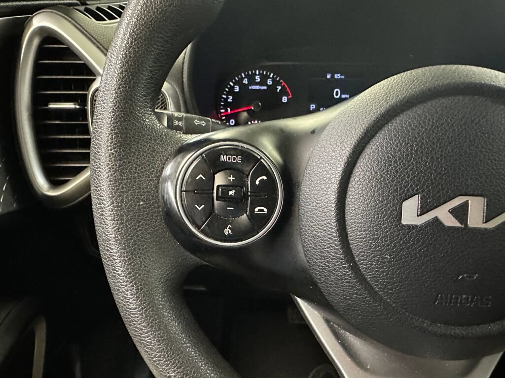 Used 2022 Kia Soul LX FWD image 10