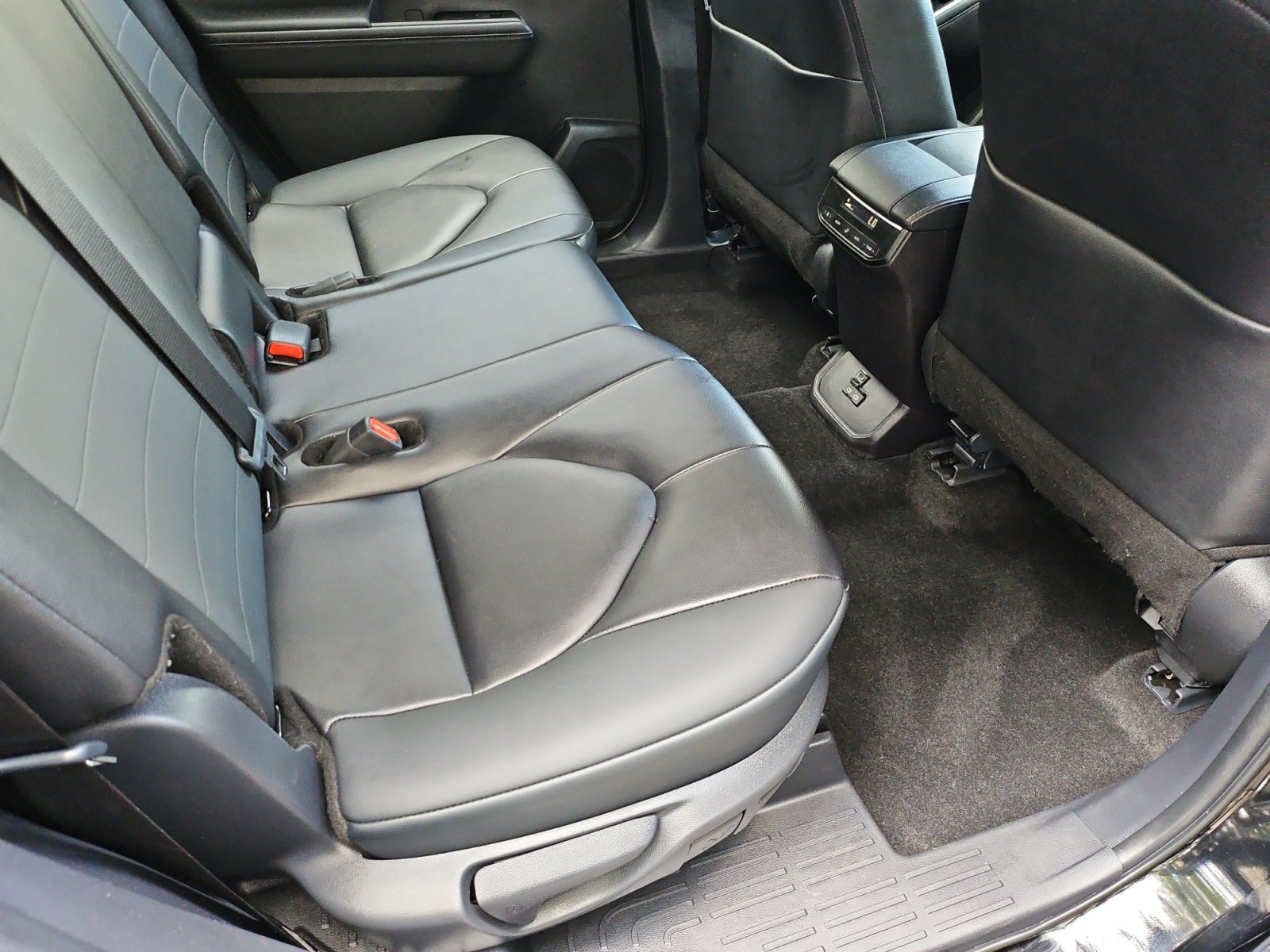 Used 2026 Toyota Highlander XLE AWD/4WD image 32