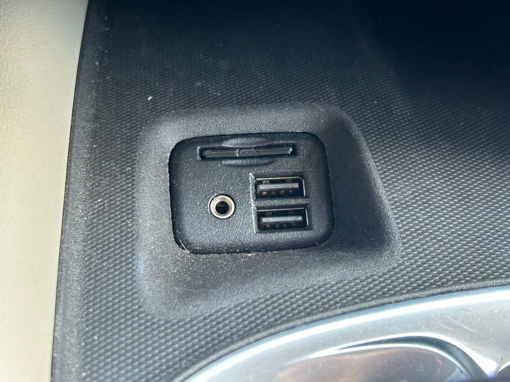 Used 2020 Buick Enclave Essence w/ Sound and Sites Package FWD image 29