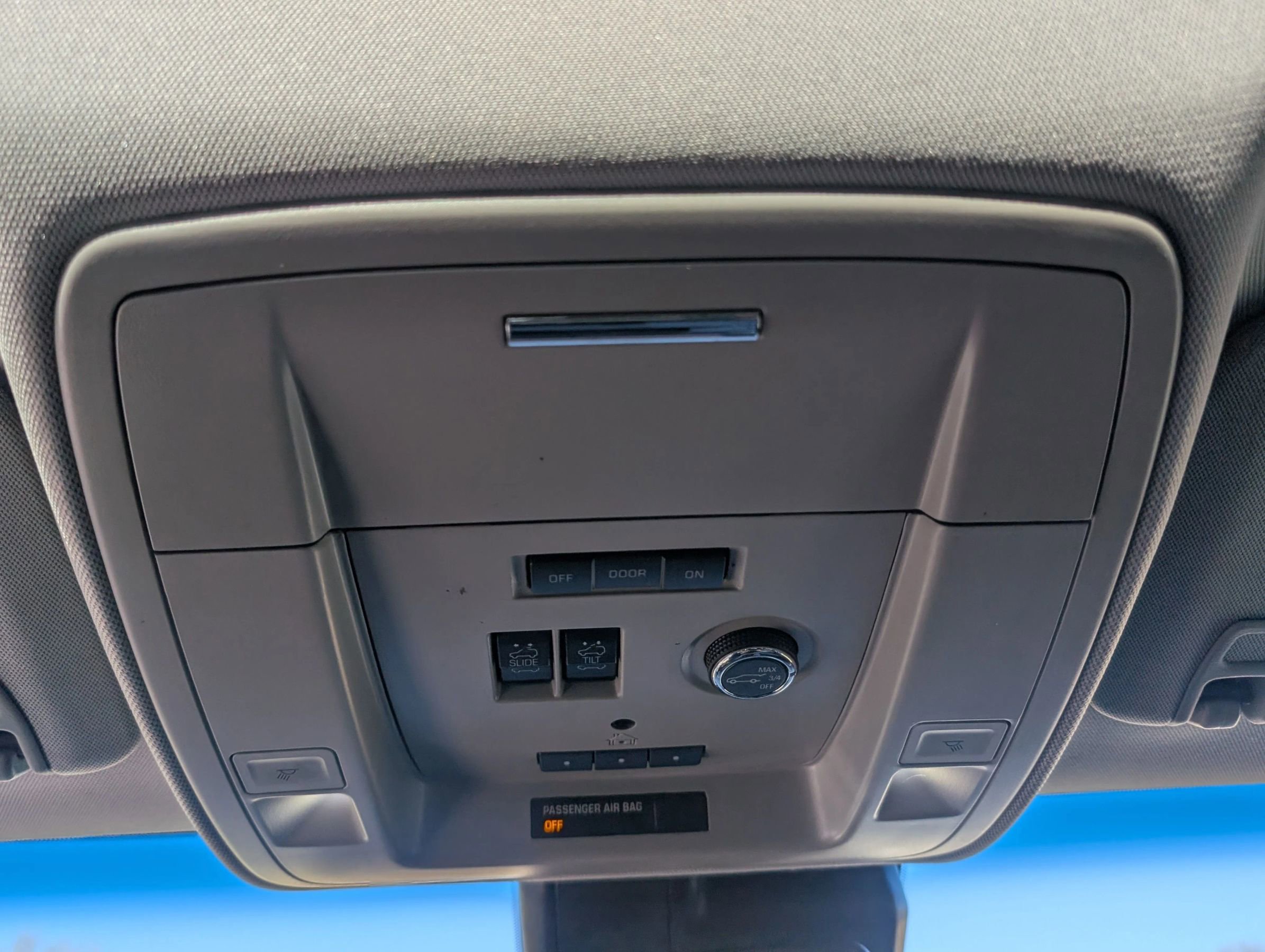 Used 2016 Chevrolet Suburban LT w/ Luxury Package AWD/4WD image 33