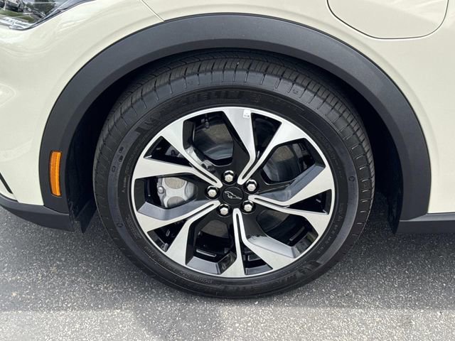 Certified 2025 Ford Mustang Mach-E Select image 39