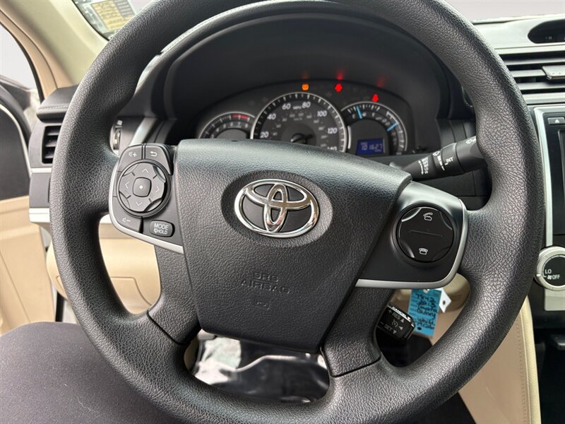 Used 2013 Toyota Camry LE FWD image 22