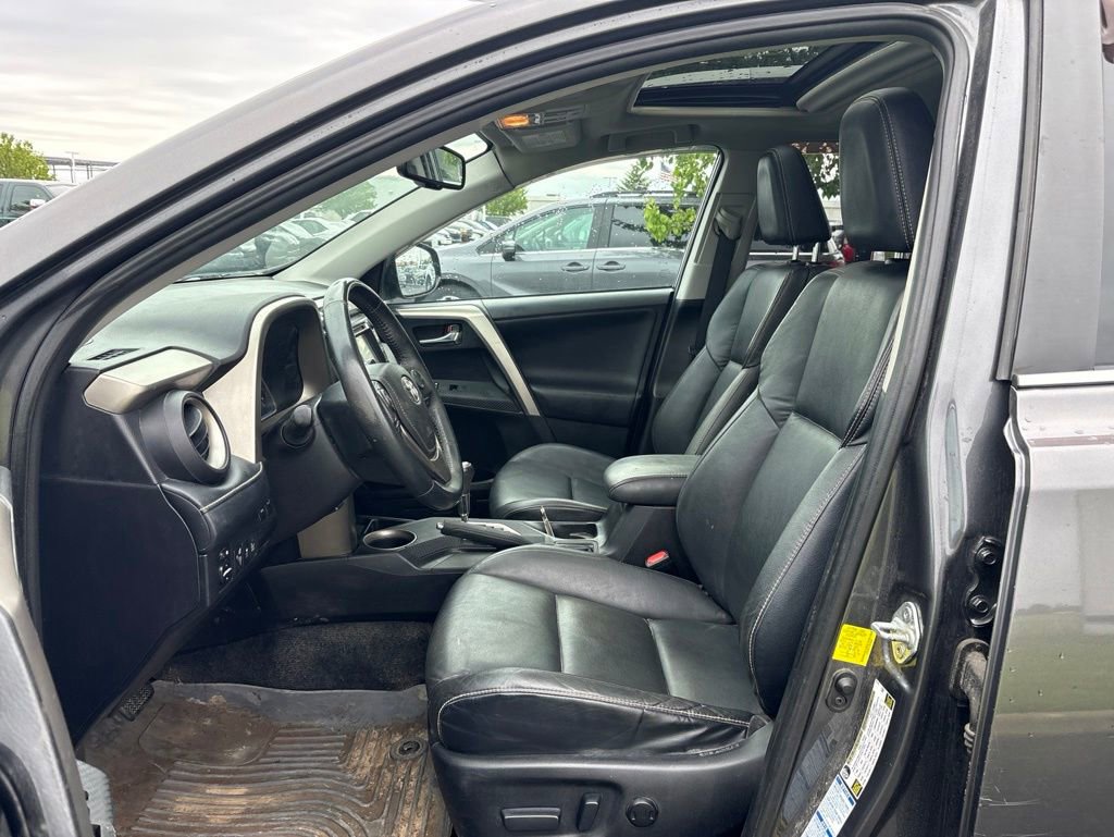 Used 2014 Toyota RAV4 Limited w/ Technology Package AWD/4WD image 16
