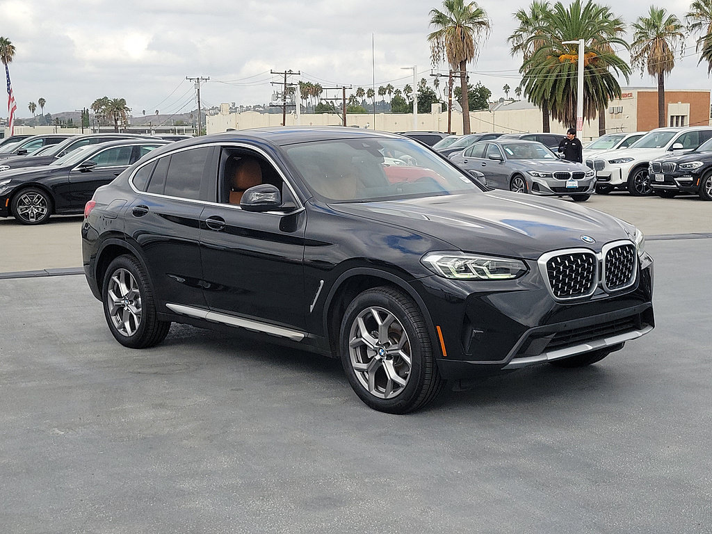 Used 2024 BMW X4 xDrive30i AWD/4WD image 4