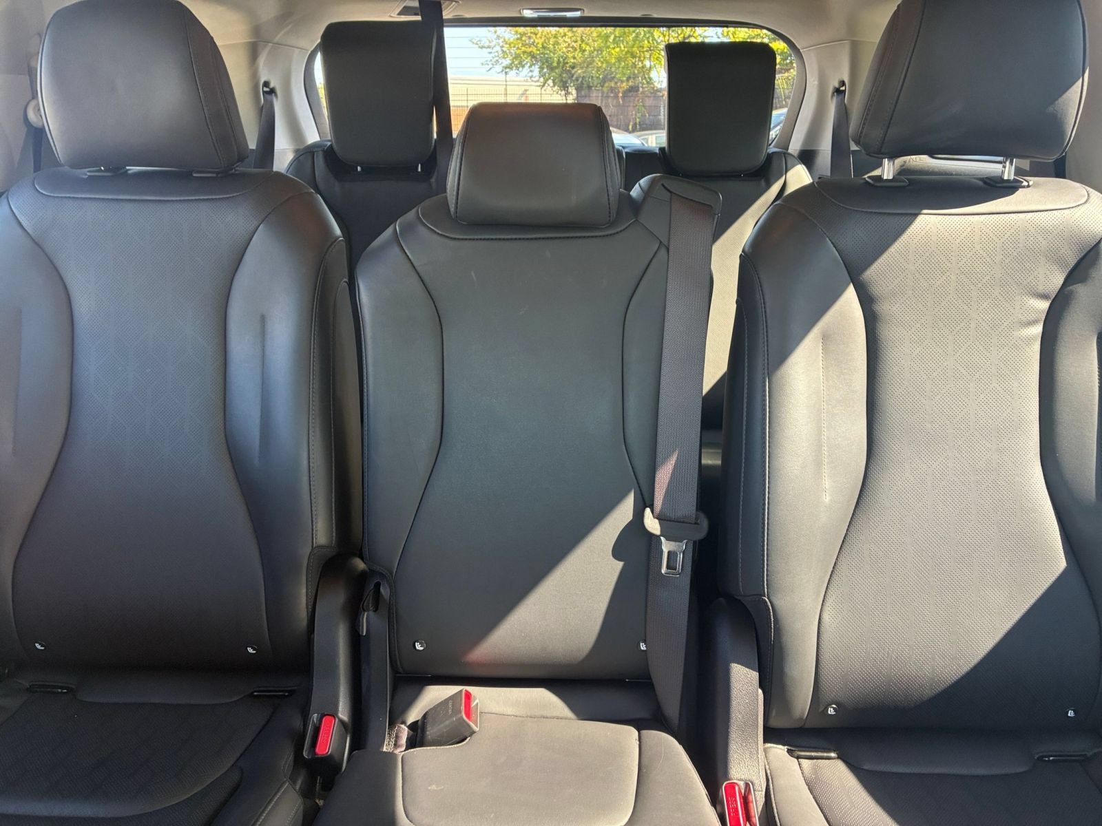 Used 2026 Kia Carnival FWD image 33