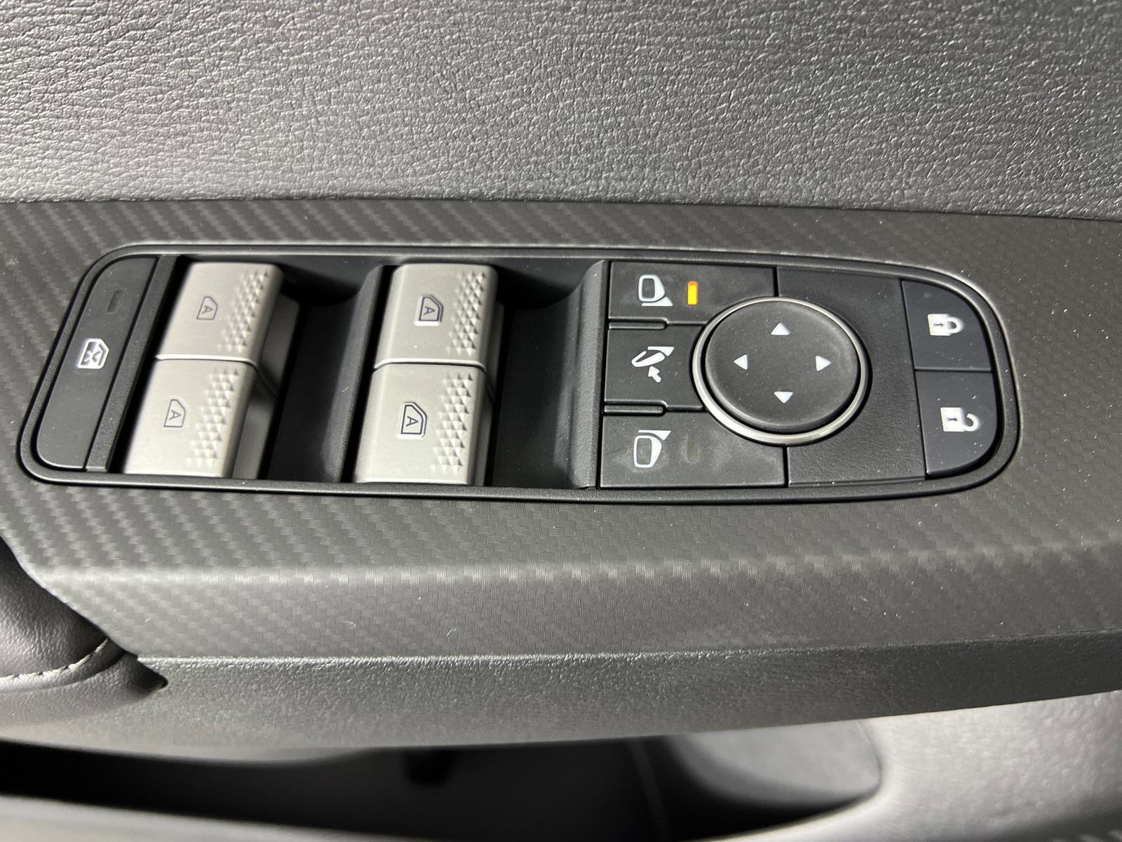 New 2025 Mitsubishi Outlander SEL Black Edition image 8