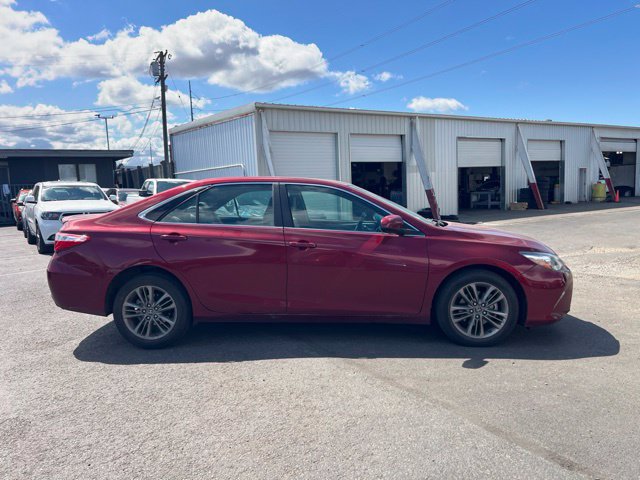 Used 2016 Toyota Camry SE w/ Moonroof Package FWD image 8
