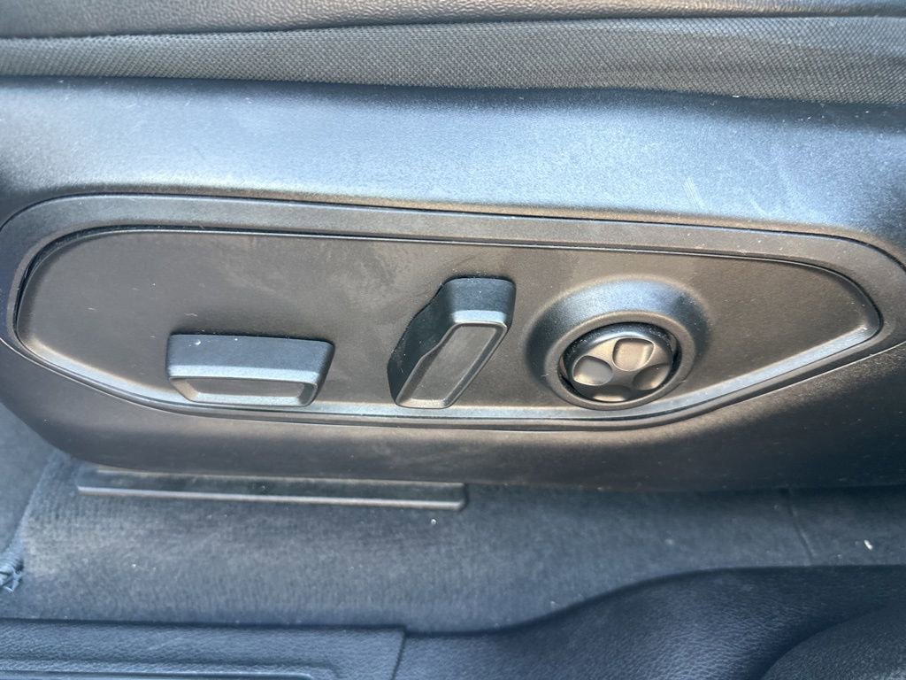 Used 2024 Jeep Grand Cherokee L Limited w/ Luxury Tech Group II image 18