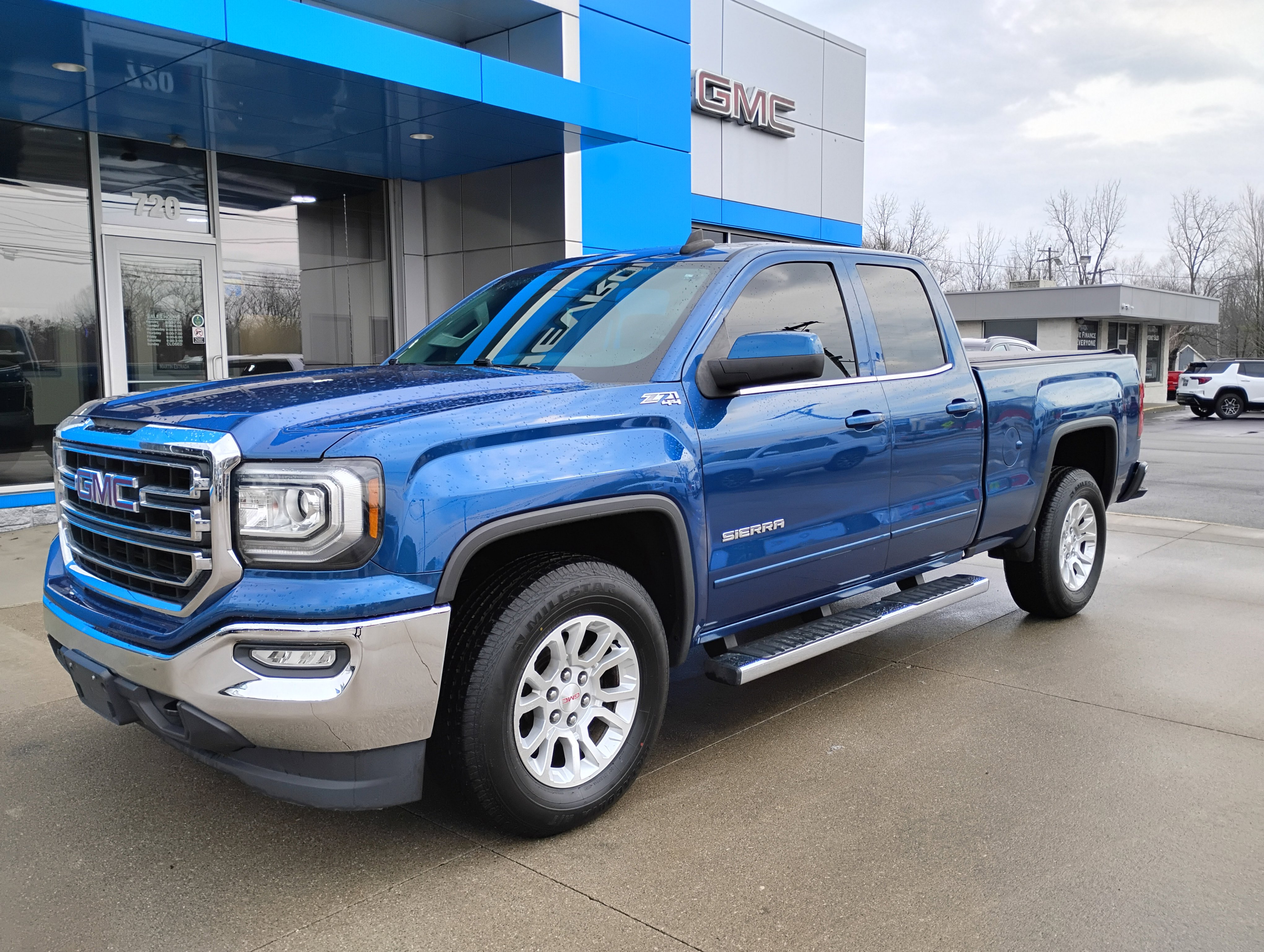 Used 2017 GMC Sierra 1500 SLE w/ SLE Value Package image 28
