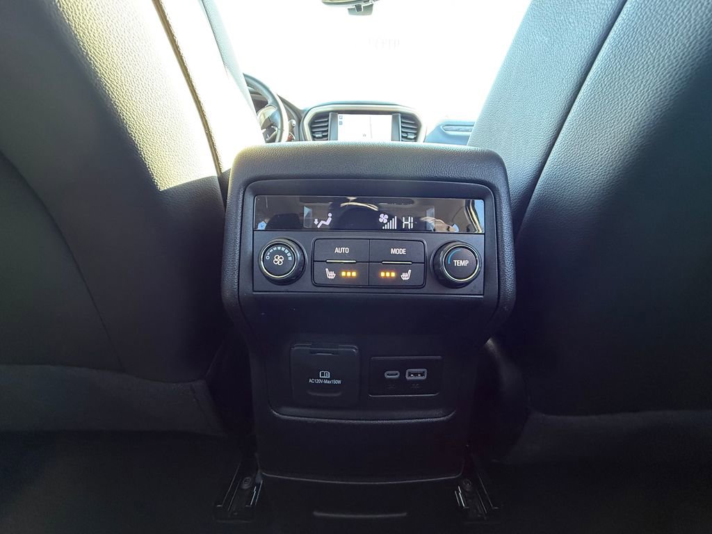 Used 2023 GMC Acadia Denali w/ Black Diamond Edition image 29