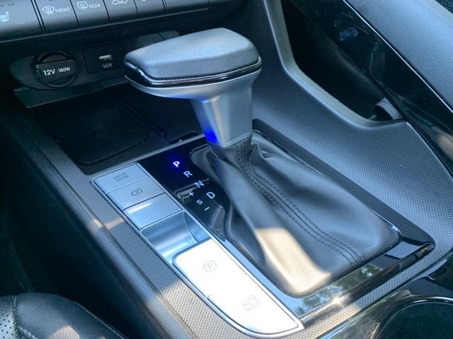 Certified 2025 Hyundai Elantra Limited FWD image 24