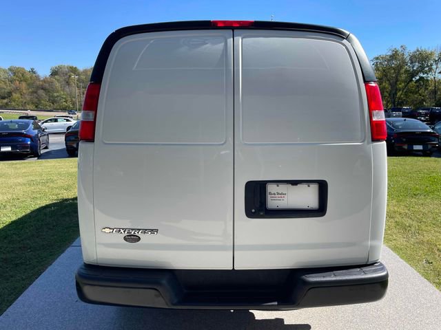 Used 2023 Chevrolet Express 2500 w/ Driver Convenience Package RWD image 5