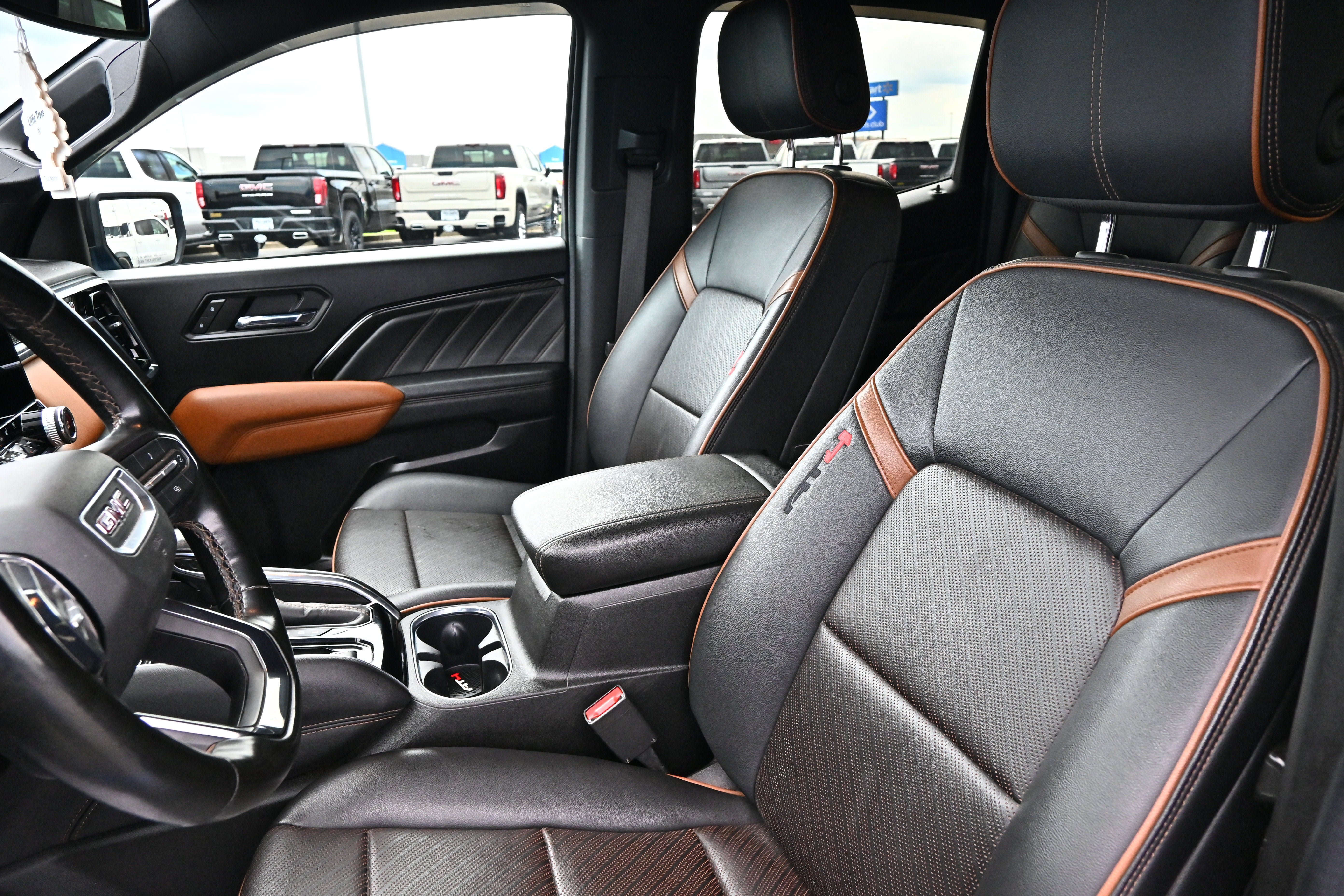 Used 2023 GMC Canyon AT4 w/ AT4 Premium Package AWD/4WD image 22