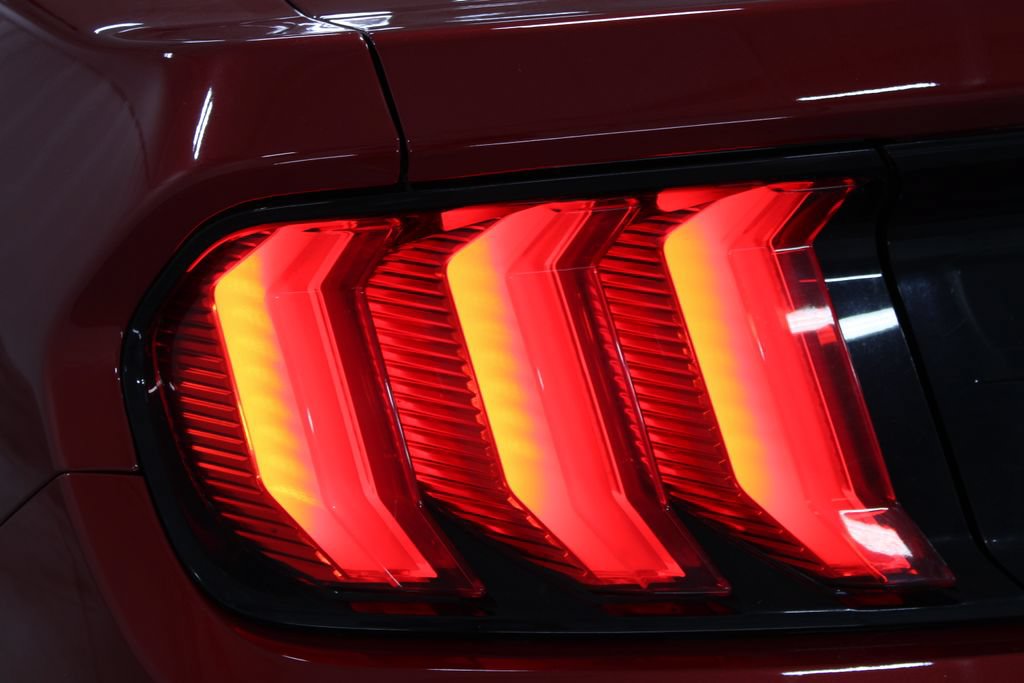 Used 2018 Ford Mustang Coupe RWD image 17