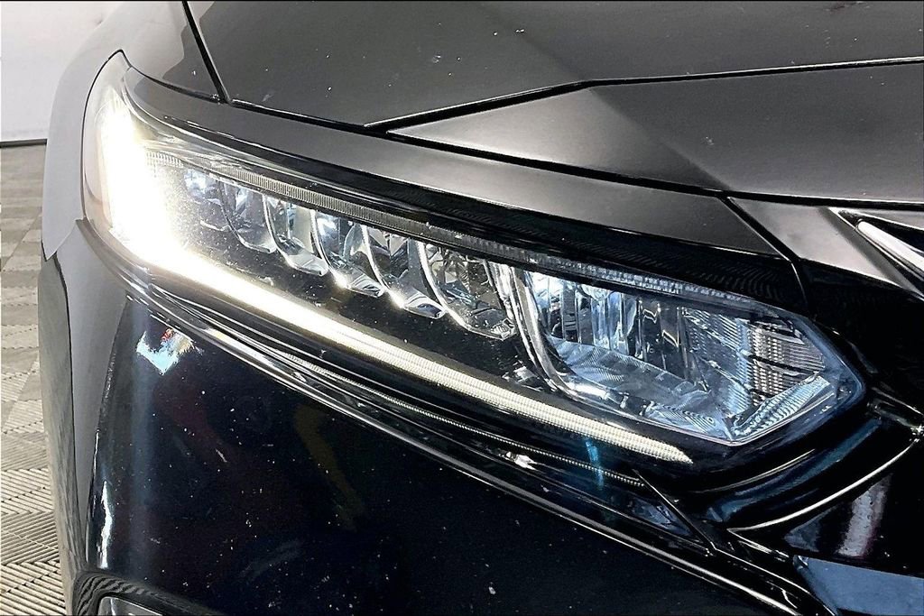 Used 2018 Honda Accord EX image 27