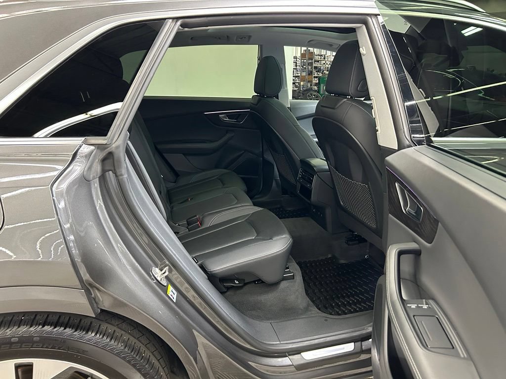 Used 2022 Audi Q8 Prestige AWD/4WD image 10