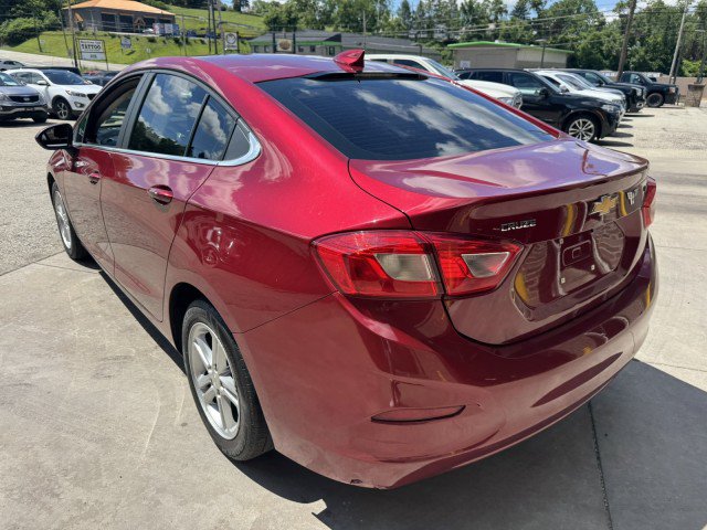 Used 2018 Chevrolet Cruze LT w/ Convenience Package FWD image 5
