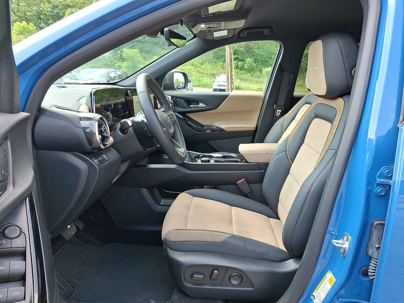 Used 2026 Chevrolet Equinox ACTIV w/ Convenience Package III AWD/4WD image 13