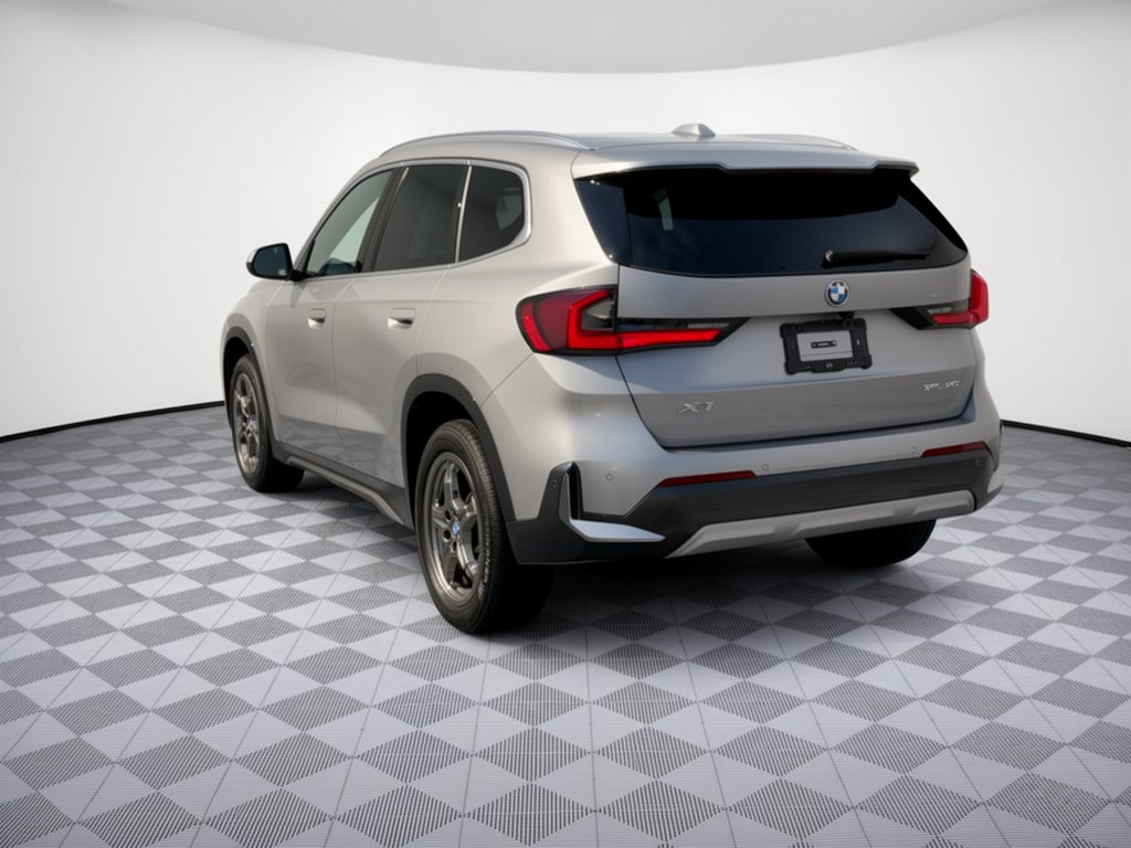 Used 2026 BMW X1 xDrive28i w/ Technology Package AWD/4WD image 3