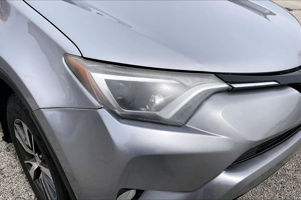 Used 2017 Toyota RAV4 XLE w/ Plus Extra Value Package AWD/4WD image 30