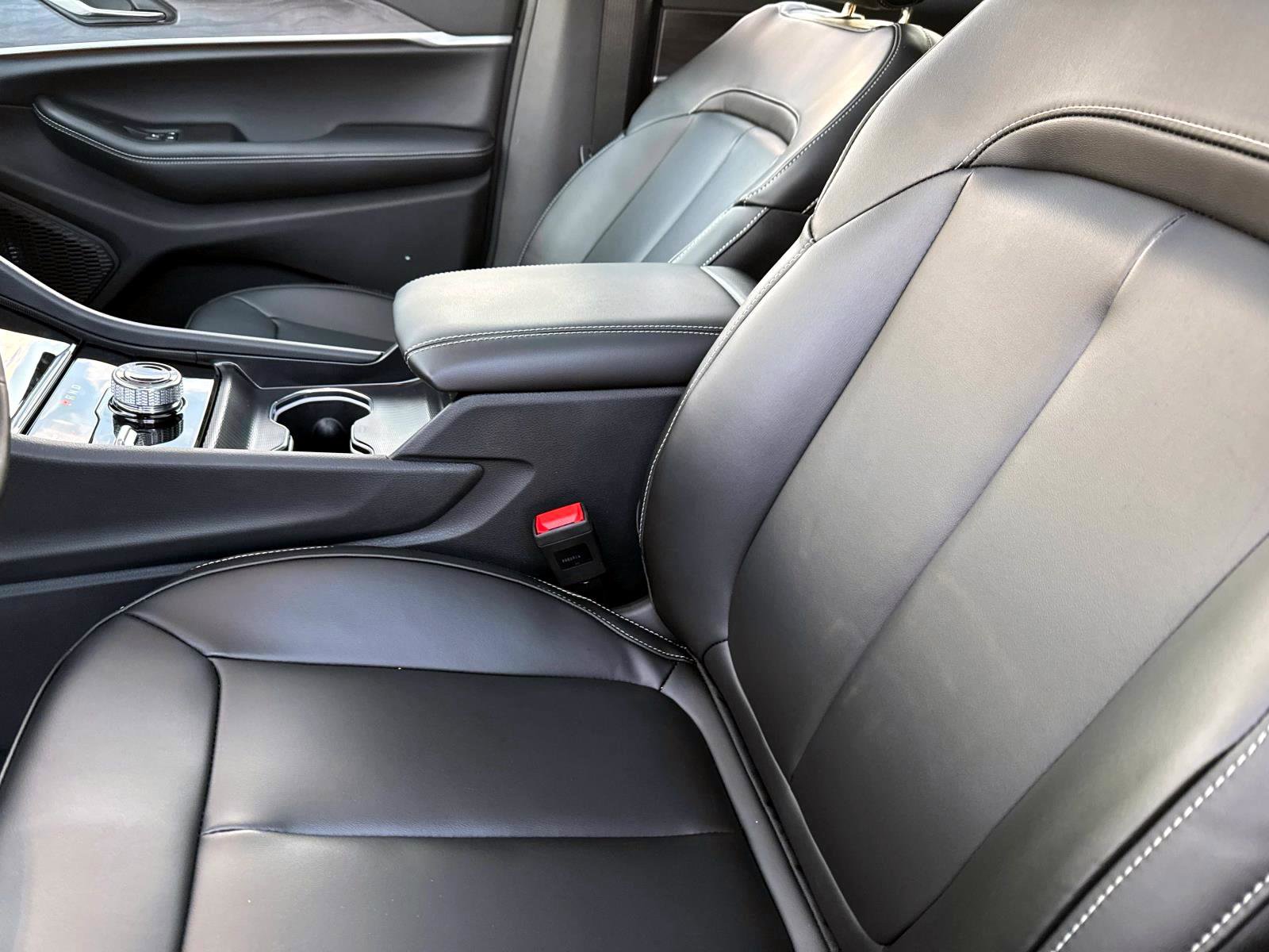 New 2025 Jeep Grand Cherokee Limited image 12