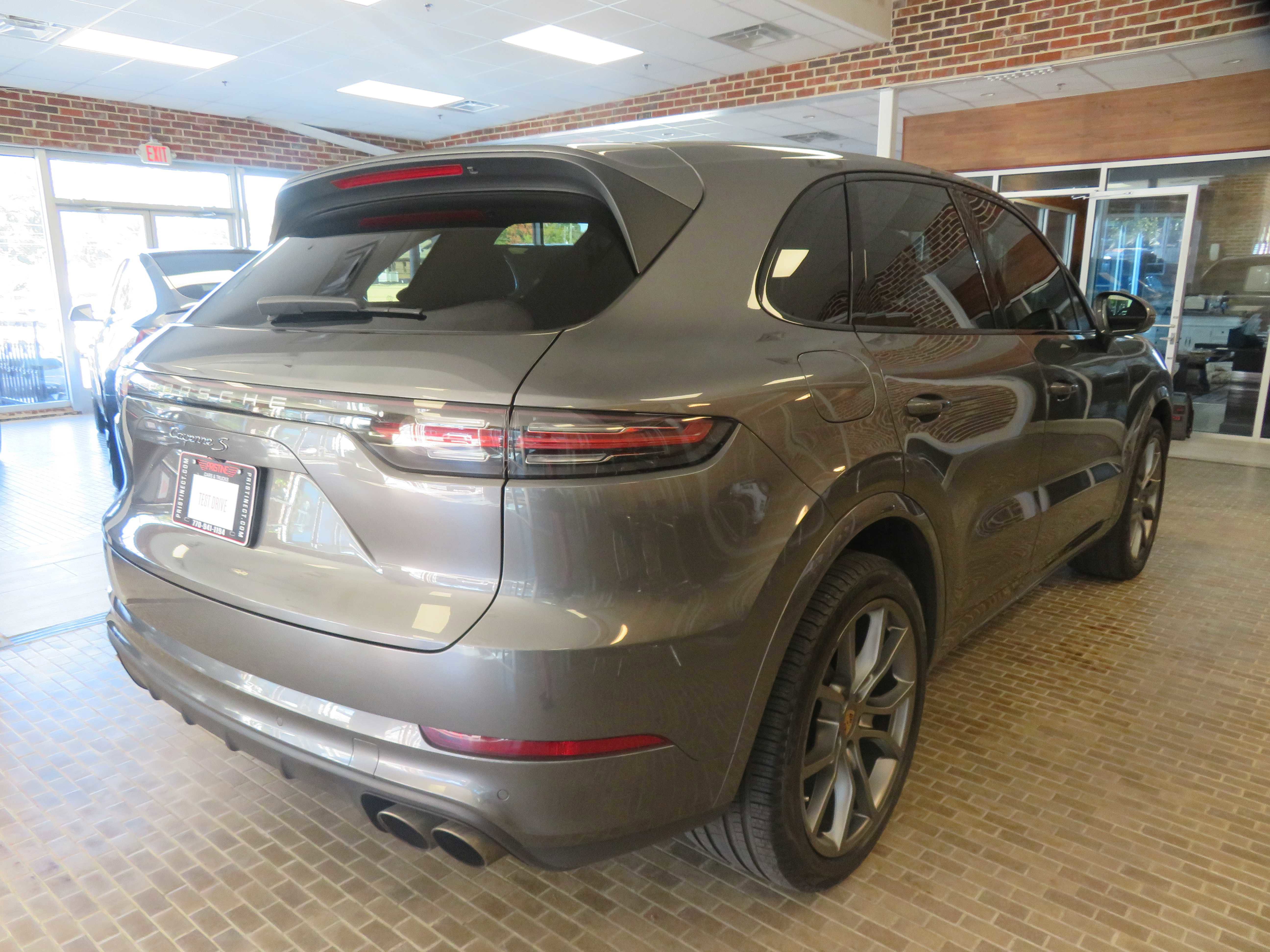 Used 2020 Porsche Cayenne S image 4