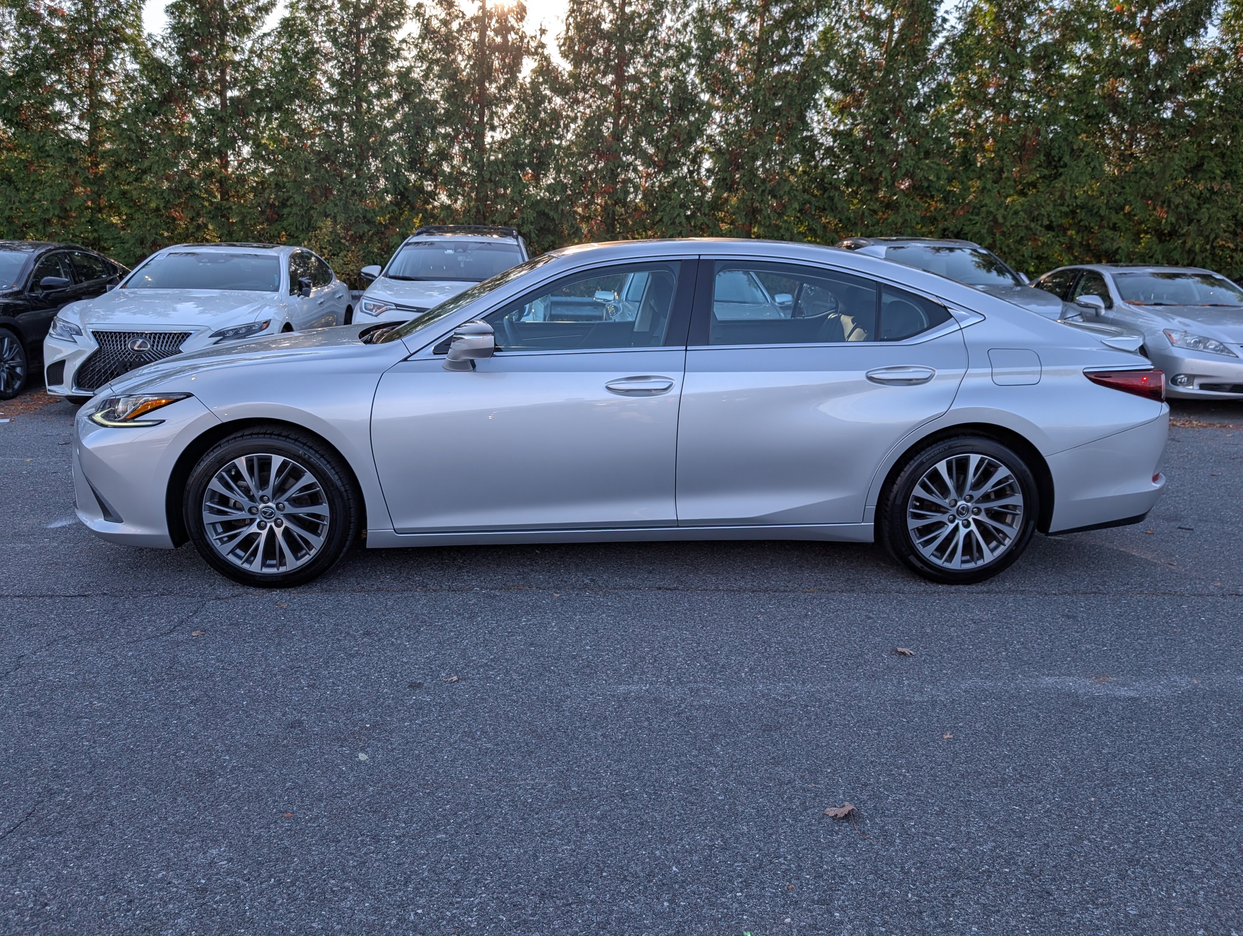 Certified 2021 Lexus ES 350 w/ Premium Package image 6