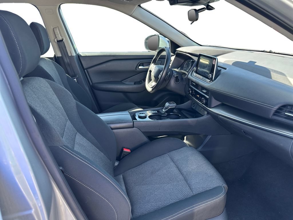 Used 2025 Nissan Rogue SV AWD/4WD image 15