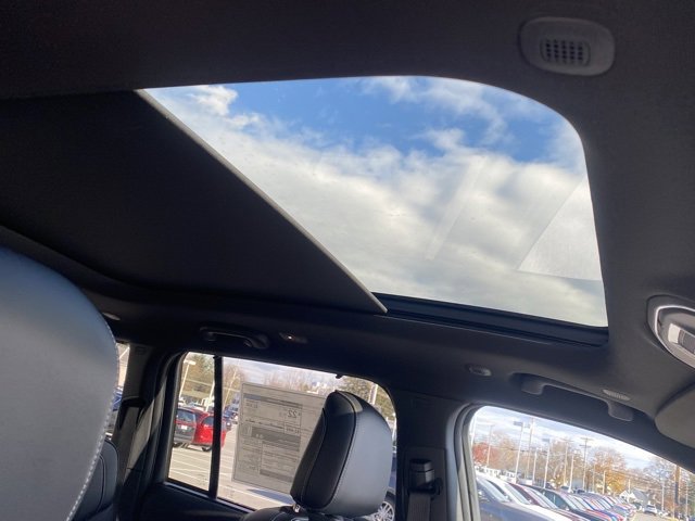 New 2025 Jeep Grand Cherokee Limited image 32