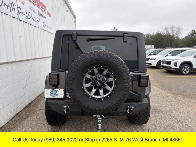 Used 2014 Jeep Wrangler Unlimited Rubicon w/ Max Tow Package AWD/4WD image 7