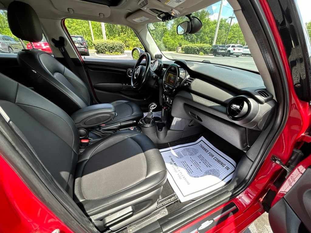 Used 2015 MINI Cooper 4-Door Hardtop FWD image 36