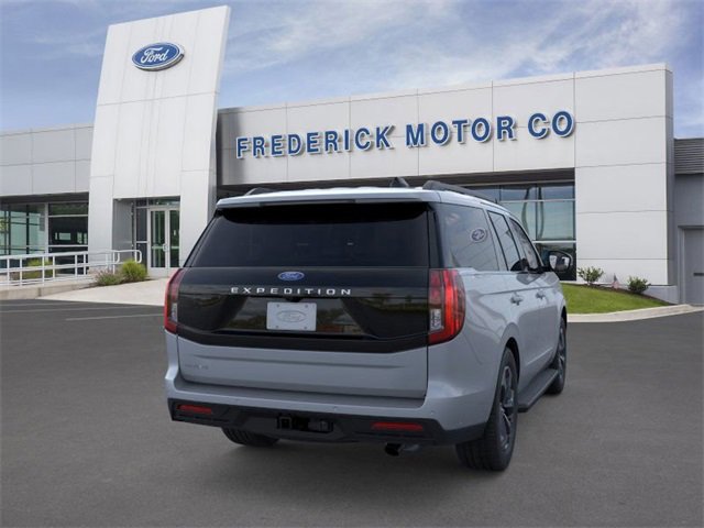 New 2026 Ford Expedition Active image 8