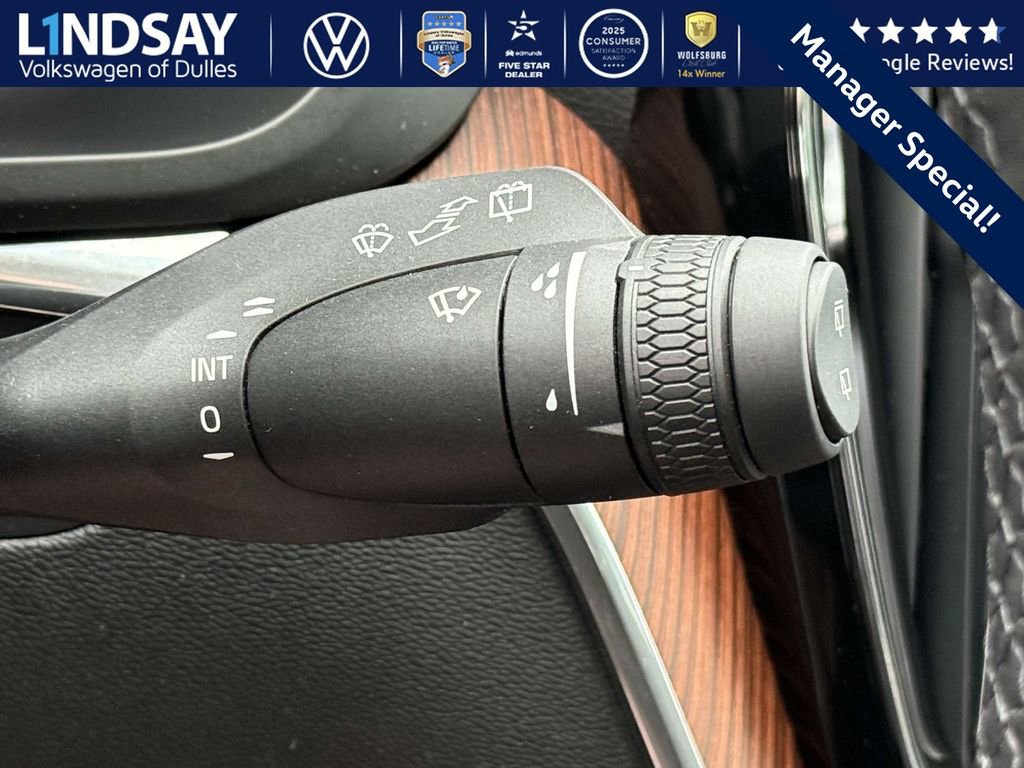 Used 2023 Volvo XC60 T8 Ultimate image 23