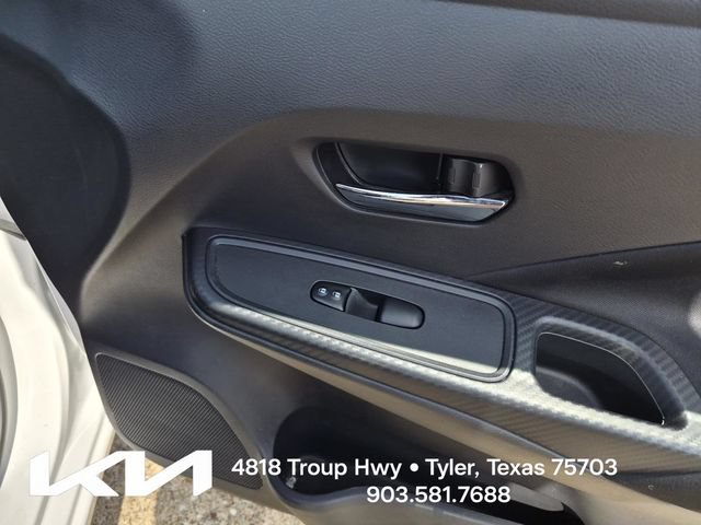 Used 2022 Nissan Versa SV FWD image 12