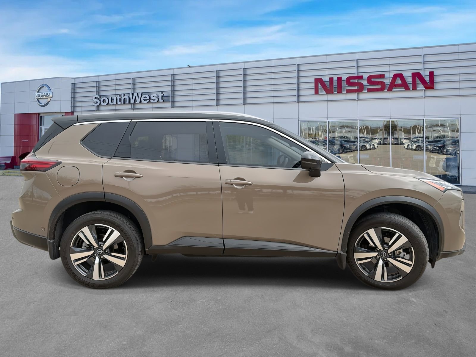 Certified 2025 Nissan Rogue SL w/ SL Premium Package image 5