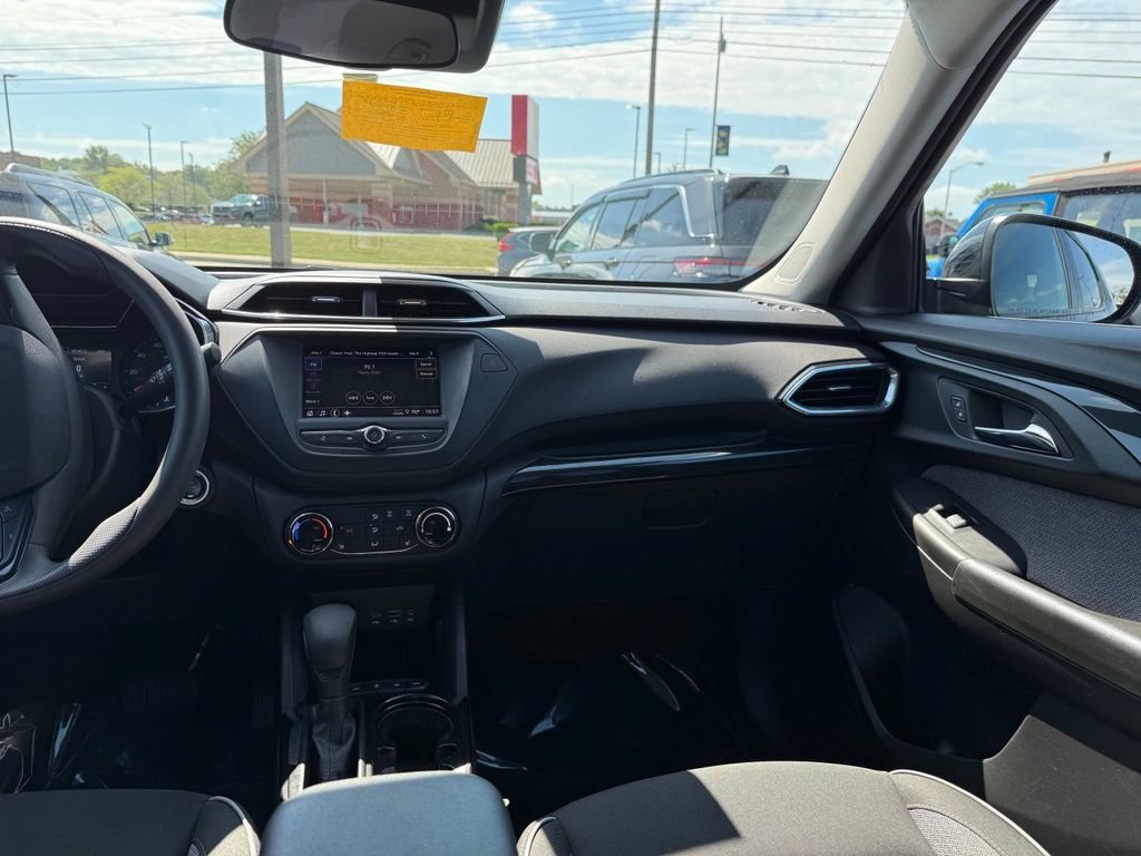 Used 2023 Chevrolet TrailBlazer LT AWD/4WD image 19