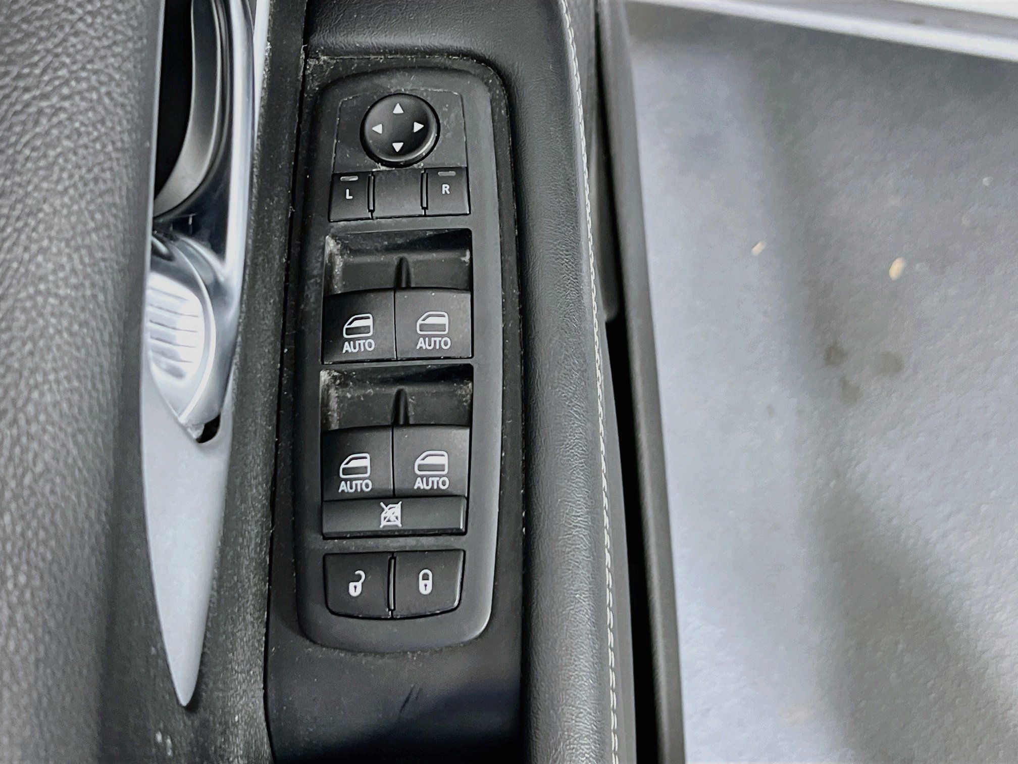 Used 2020 Chrysler Pacifica Touring-L Plus FWD image 17