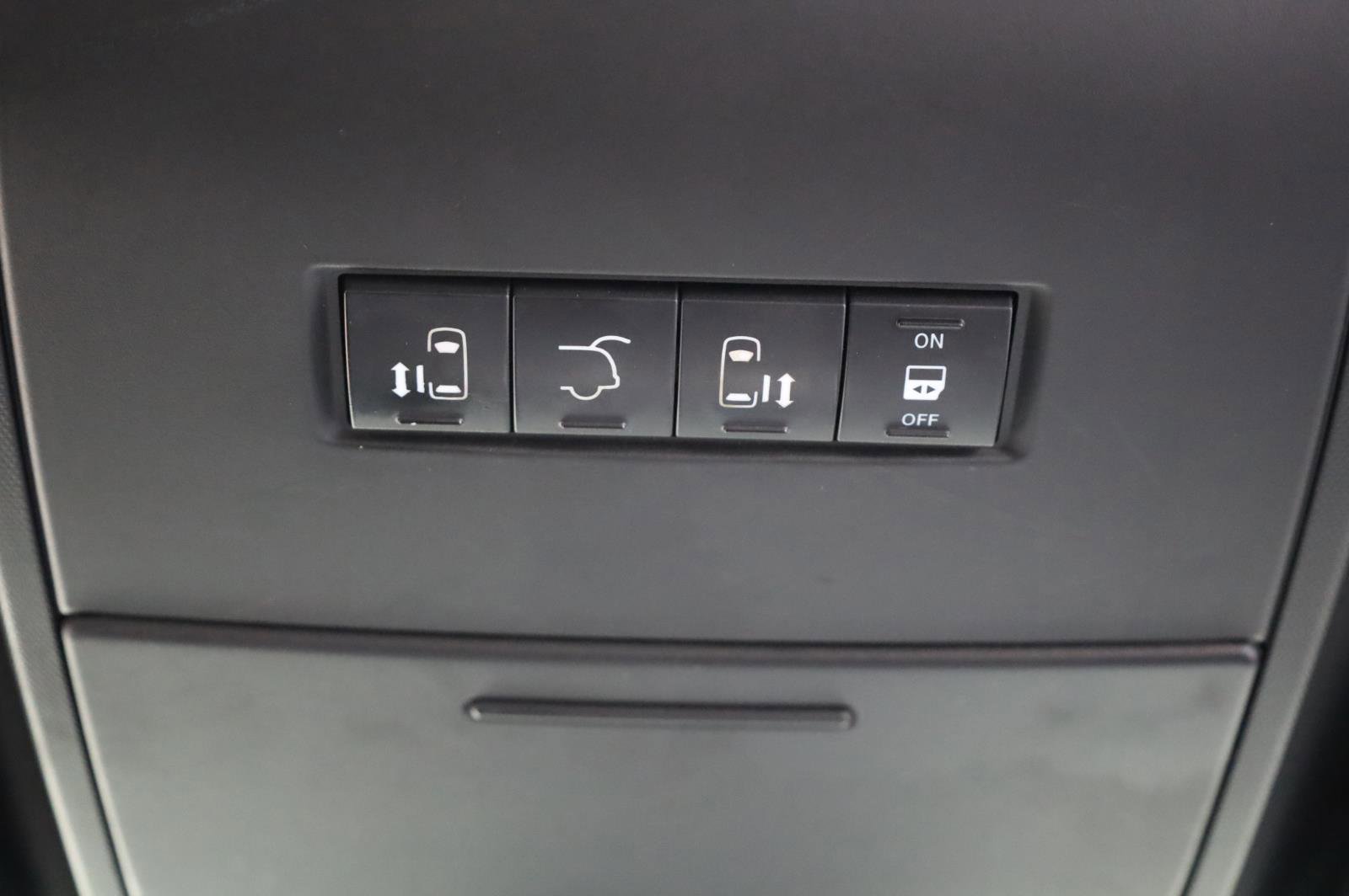 Used 2017 Dodge Grand Caravan SXT FWD image 29