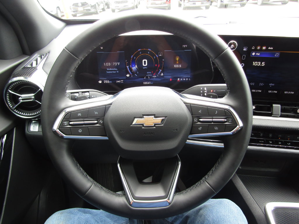 Used 2026 Chevrolet Equinox LT AWD/4WD image 23
