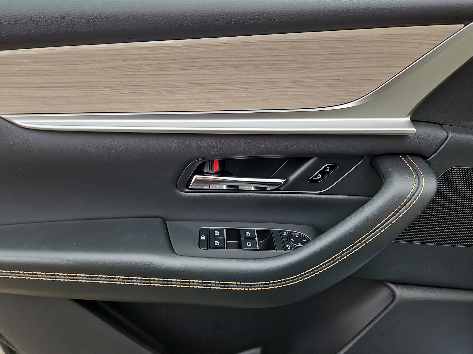 New 2026 MAZDA CX-90 Plug-In Hybrid w/ Preferred image 10