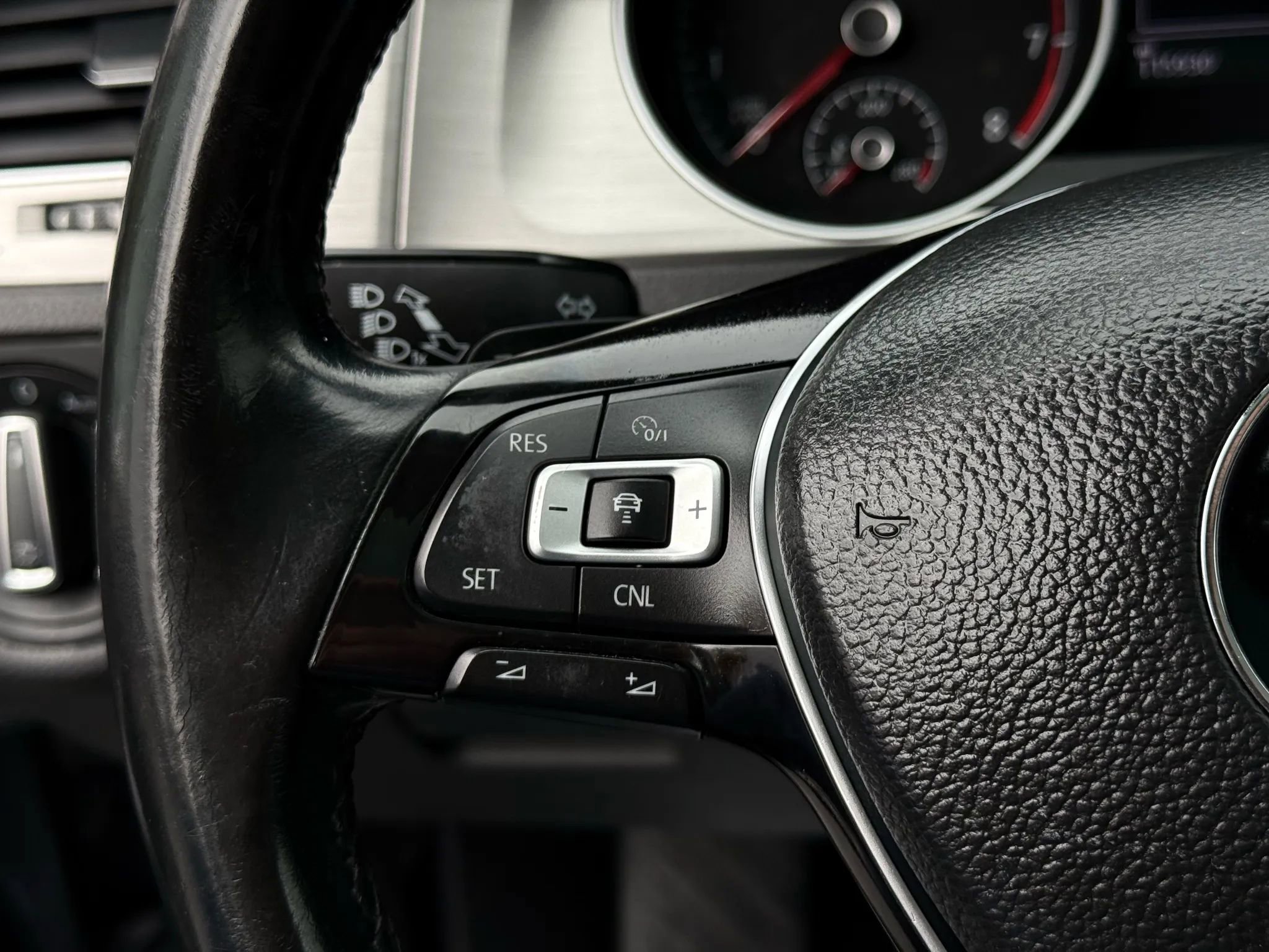 Used 2016 Volkswagen Golf Limited Edition image 39