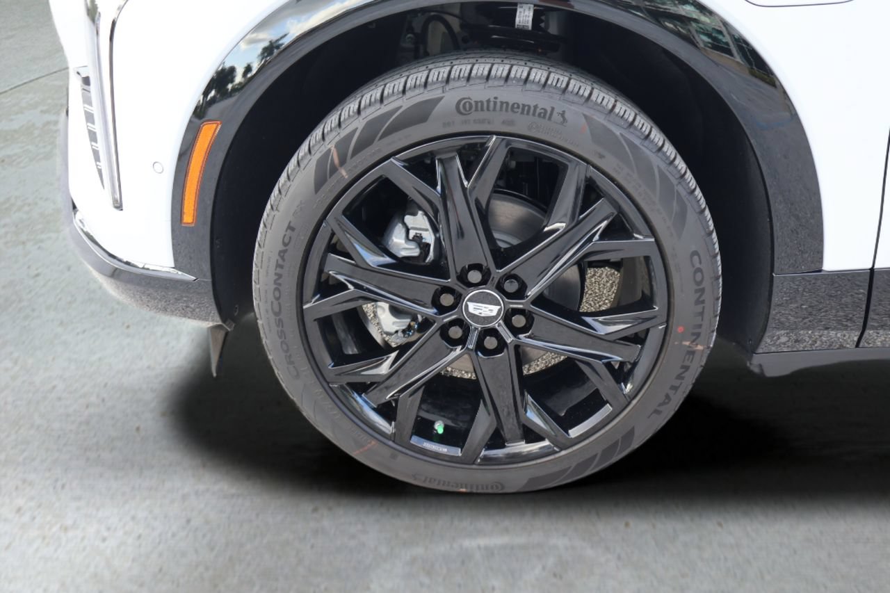 New 2027 Cadillac Optiq Sport w/ LPO, ONYX Package AWD/4WD image 9