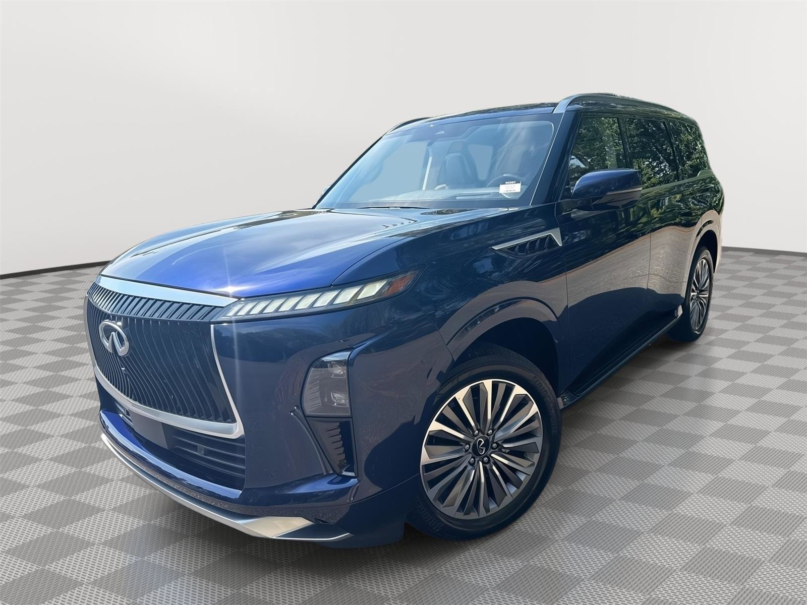 Certified 2025 INFINITI QX80 Sensory image 2