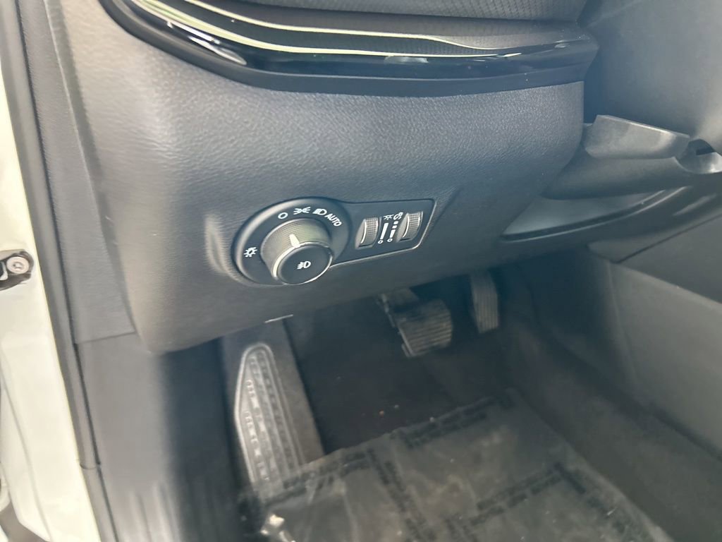 Used 2023 Jeep Compass Altitude image 38