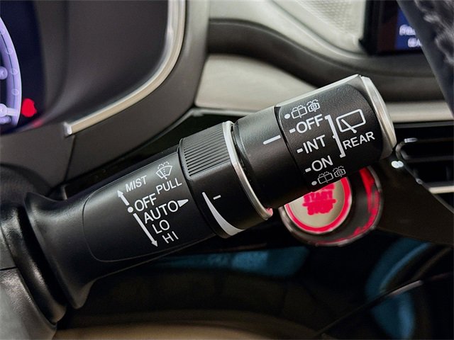 Used 2025 Acura MDX w/ Technology Package image 16