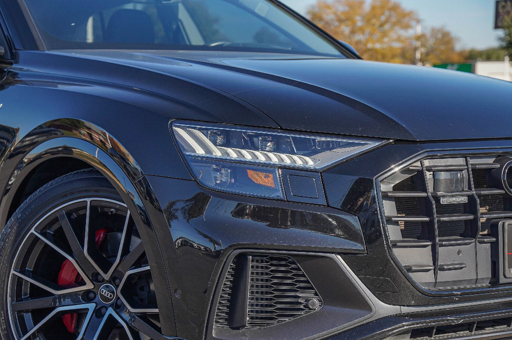 Used 2023 Audi Q8 Prestige w/ Prestige Package image 2