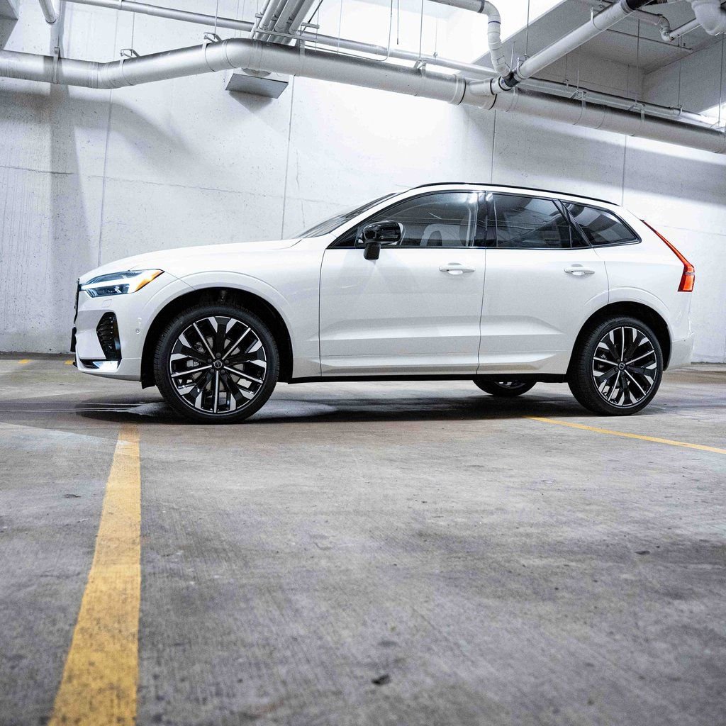 New 2026 Volvo XC60 B5 Ultra w/ Protection Package Premier AWD/4WD image 3